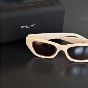 Worn Once Givenchy sunglasses